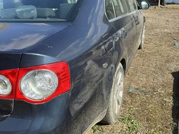 Авто Volkswagen Jetta 2005 № 8663424