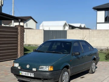 Авто Volkswagen Passat Sedan 1990 № 8663745