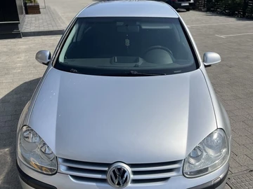 Авто Volkswagen Golf 2004 № 8664393