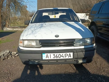 Авто Opel Vectra 1990 № 8664995