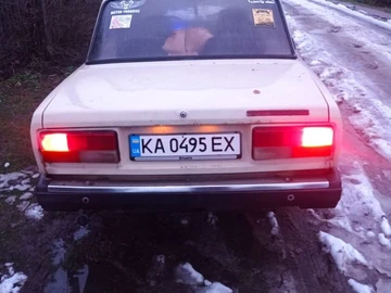 Авто ВАЗ 2107 1995 № 8665036