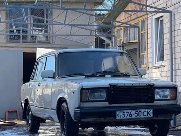 Авто ВАЗ 2107 1986 № 8665276