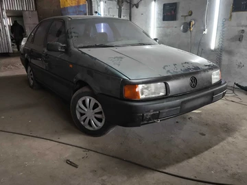 Авто Volkswagen Passat Sedan 1988 № 8666180