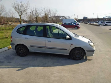 Авто Renault Scenic 2002 № 8666403