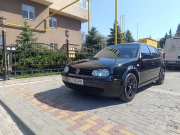 Авто Volkswagen Golf 2003 № 8666617