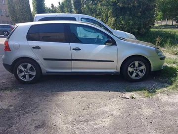 Авто Volkswagen Golf 2005 № 8668115