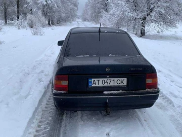 Авто Opel Vectra 1990 № 8668770