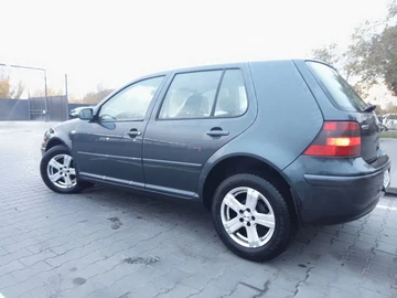 Авто Volkswagen Golf 2003 № 8669916