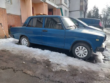 Авто ВАЗ 2107 1990 № 8669918