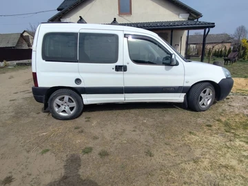 Авто Renault 5 2005 № 8670906