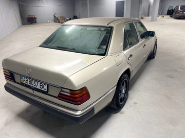 Авто Mercedes E Серия 1993 № 8670912
