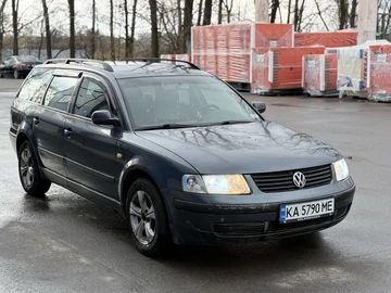 Авто Volkswagen Passat Variant 2000 № 8671004