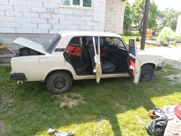 Авто ВАЗ 2107 1997 № 8671790
