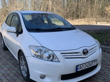 Авто Toyota Auris 2010 № 8672045