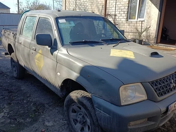 Авто Mitsubishi L 200 2004 № 8672291