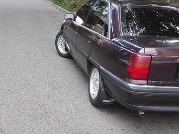 Авто Opel Omega 1992 № 8672320
