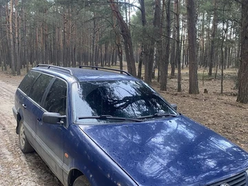 Авто Volkswagen Passat Variant 1994 № 8673198