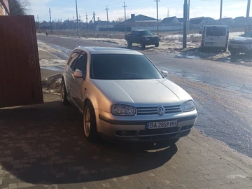 Авто Volkswagen Golf 2001 № 8673397