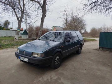 Авто Volkswagen Passat Variant 1990 № 8673433
