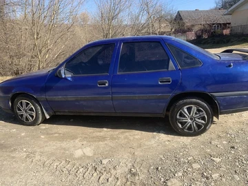Авто Opel Vectra 1989 № 8673473