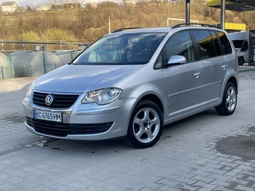 Авто Volkswagen Touran 2008 № 8674277