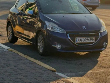 Авто Peugeot 208 2012 № 8674283