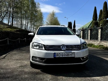 Авто Volkswagen Passat Variant 2013 № 8674905