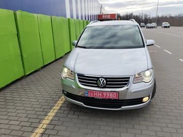Авто Volkswagen Touran 2009 № 8674913