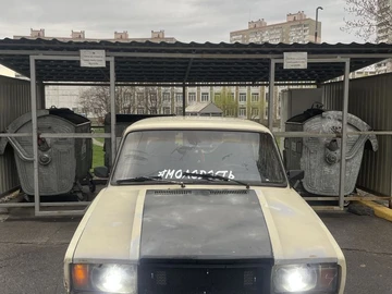 Авто ВАЗ 2107 1993 № 8675396