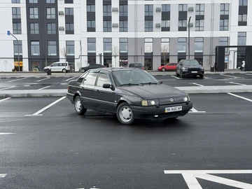 Авто Volkswagen Passat Sedan 1989 № 8676084