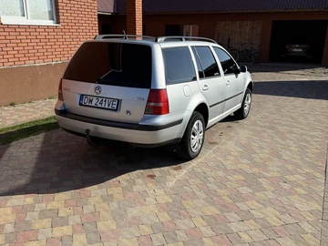 Авто Volkswagen Golf 2003 № 8677718
