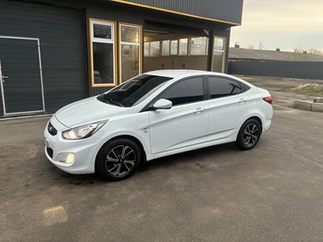Авто Hyundai Accent 2012 № 8678008