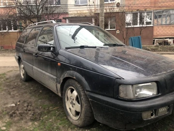 Авто Volkswagen Passat Variant 1994 № 8678322