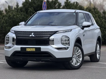 Авто Mitsubishi Outlander 2023 № 8679168