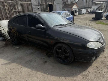 Авто Renault Logan 2002 № 8679501