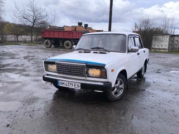 Авто ВАЗ 2107 1999 № 8679564