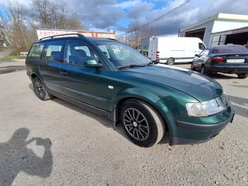 Авто Volkswagen Passat Variant 2000 № 8680156