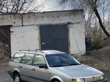 Авто Volkswagen Passat Sedan 1991 № 8681691