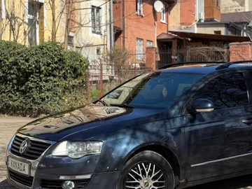 Авто Volkswagen Passat Variant 2005 № 8681992