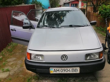 Авто Volkswagen Passat Sedan 1992 № 8682031