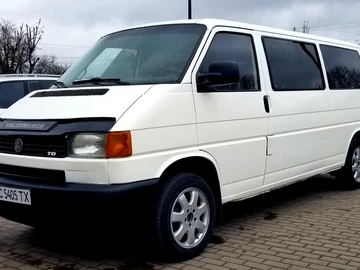Авто Volkswagen Transporter 2000 № 8682315