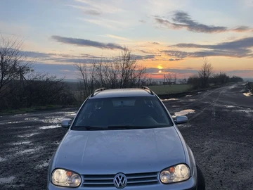 Авто Volkswagen Golf 2003 № 8682330