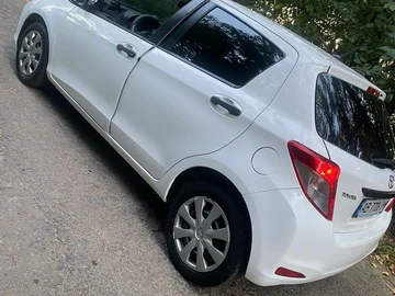 Авто Toyota Yaris 2013 № 8682364