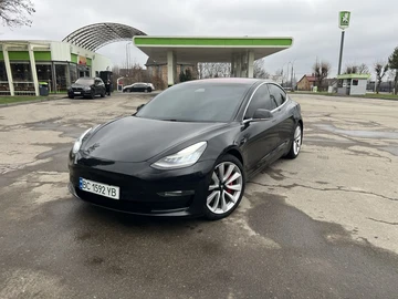 Авто Tesla Model 3 2019 № 8682402