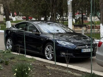 Авто Tesla Model S 2013 № 8682579