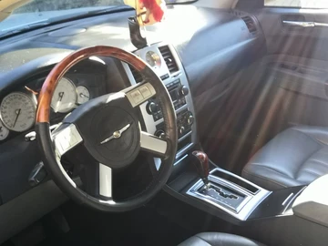 Авто Chrysler 300C 2004 № 8683011