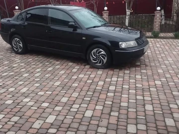 Авто Volkswagen Passat Sedan 2000 № 8683056