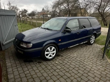Авто Volkswagen Passat Variant 1996 № 8683351