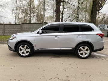 Авто Mitsubishi Outlander 2015 № 8684219