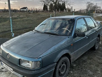 Авто Volkswagen Passat Sedan 1989 № 8684424